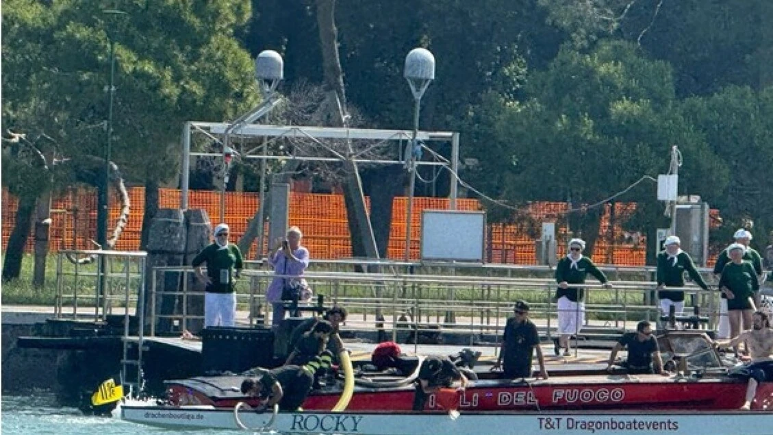 Barche rovesciate alla Vogalonga, soccorsi 30 partecipanti