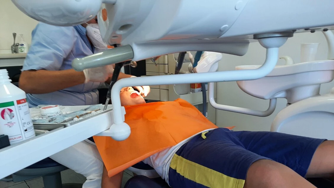 Sviluppato gel per ricostruire smalto denti e prevenire carie