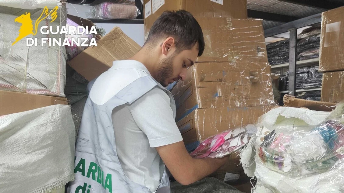 Maxi sequestro anche di cosmetici dannosi tra Napoli e provincia
