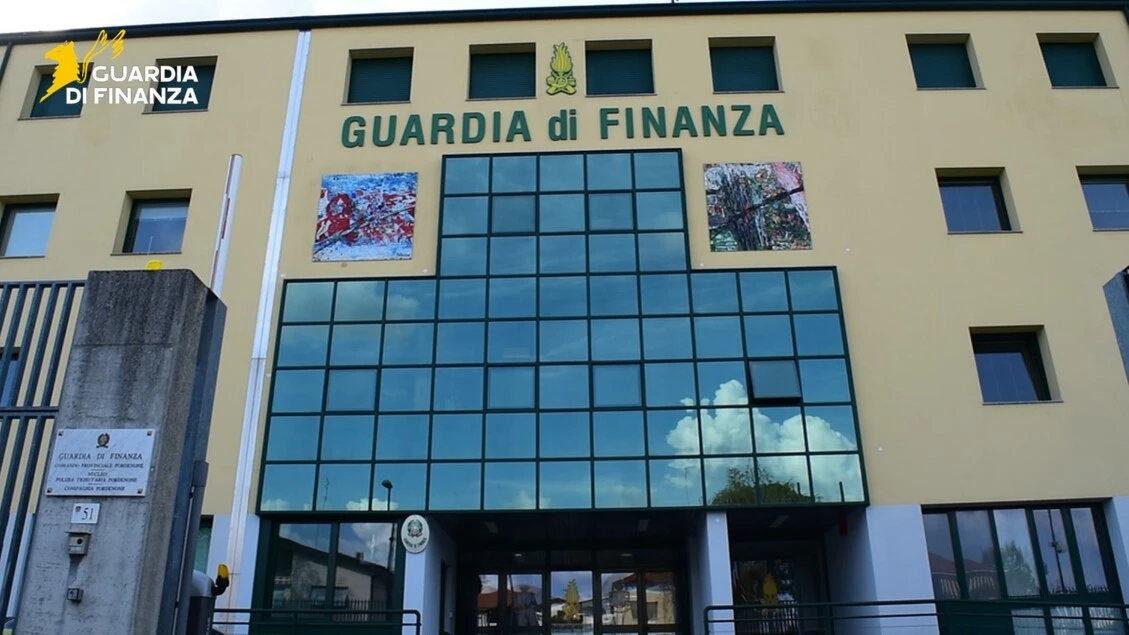 Denunciato militare, faceva imprenditore senza autorizzazione