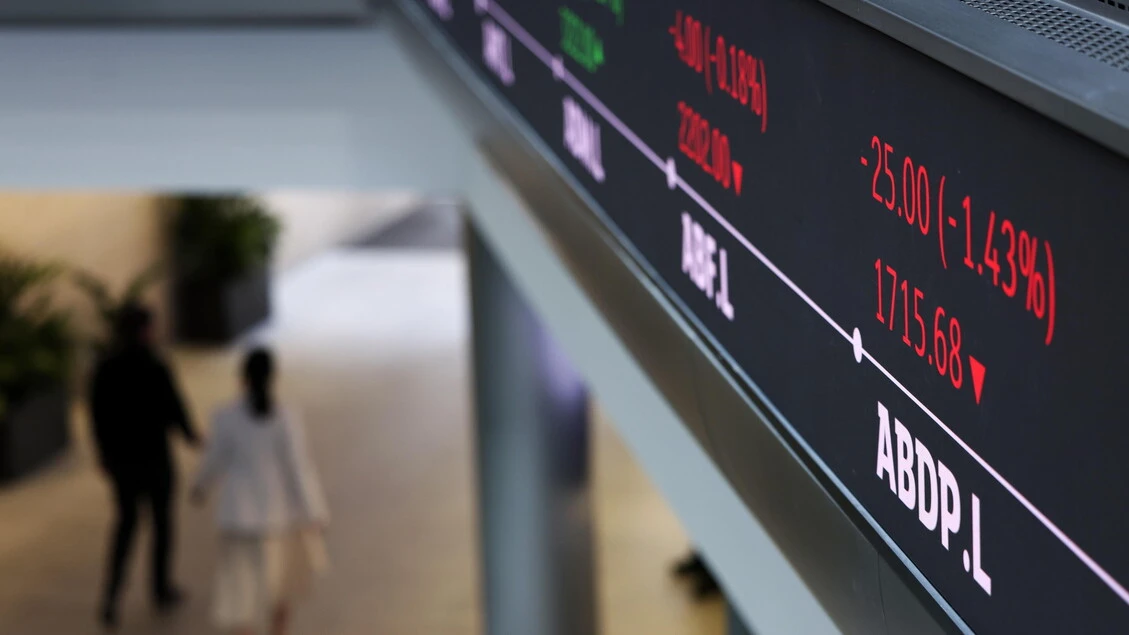 Borsa: Europa cauta in avvio, Londra +0,14%