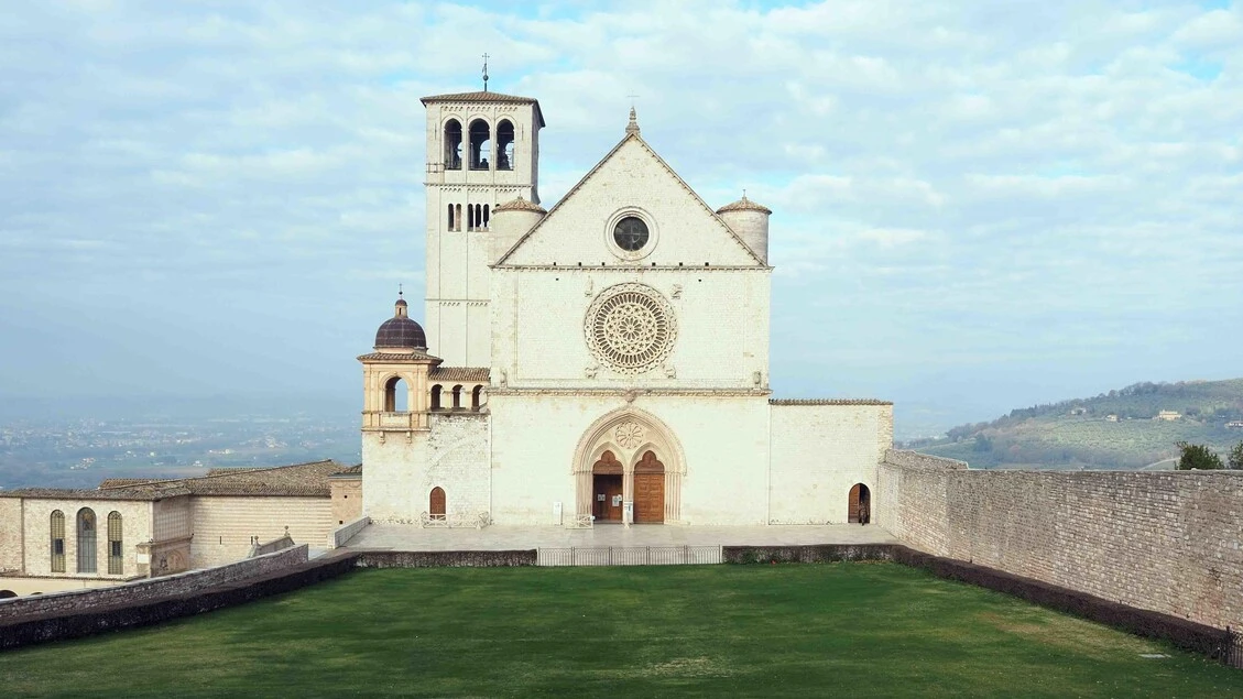 La vela di San Matteo crollata proiettata in Basilica Assisi