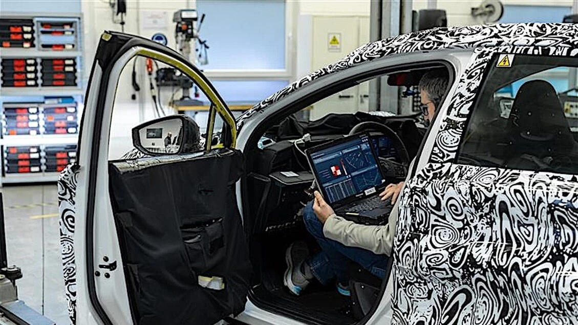 Nissan e Monolith allungano partnership per sviluppo uso AI