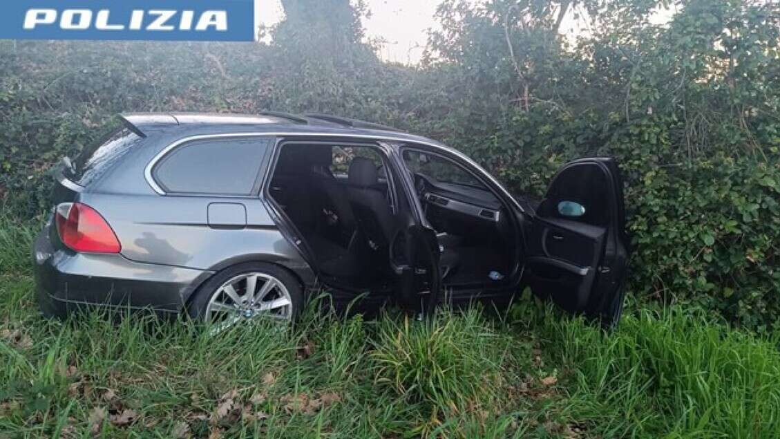 Ritrovata e sequestrata auto dell' inseguimento in centro città