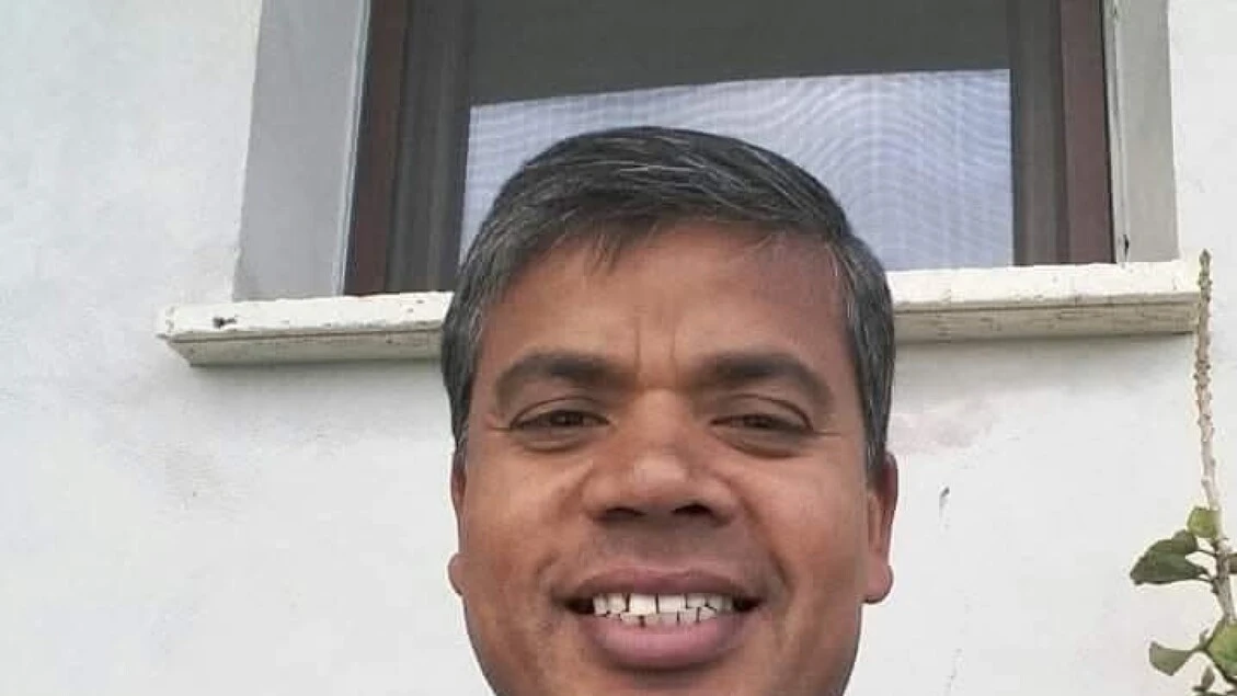 Rubano scooter a bangladese, cittadini ne comprano uno nuovo