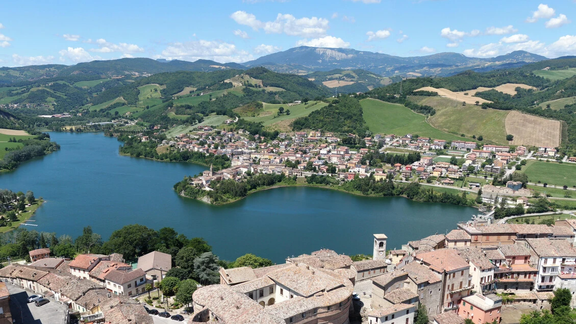 Borgo accogliente finanzia 'Un borgo sul lago' Sassocorvaro