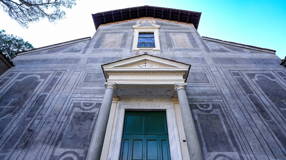 Santi Nereo e Achilleo, restaurata la facciata della chiesa