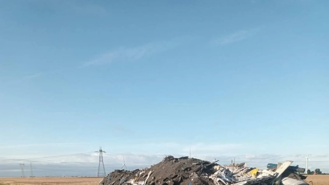 Cumuli rifiuti abbandonati nel Foggiano,anche scarti industriali