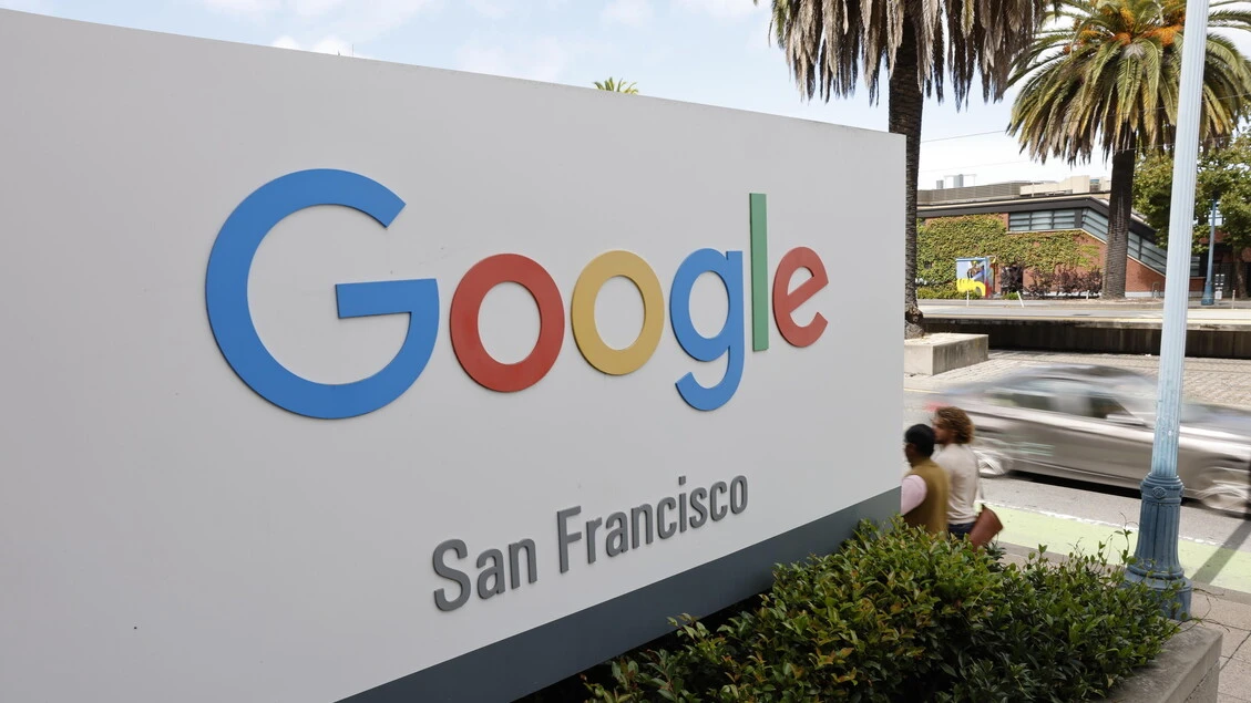 Google sale a Wall Street del 3,7%, vale 3.000 miliardi