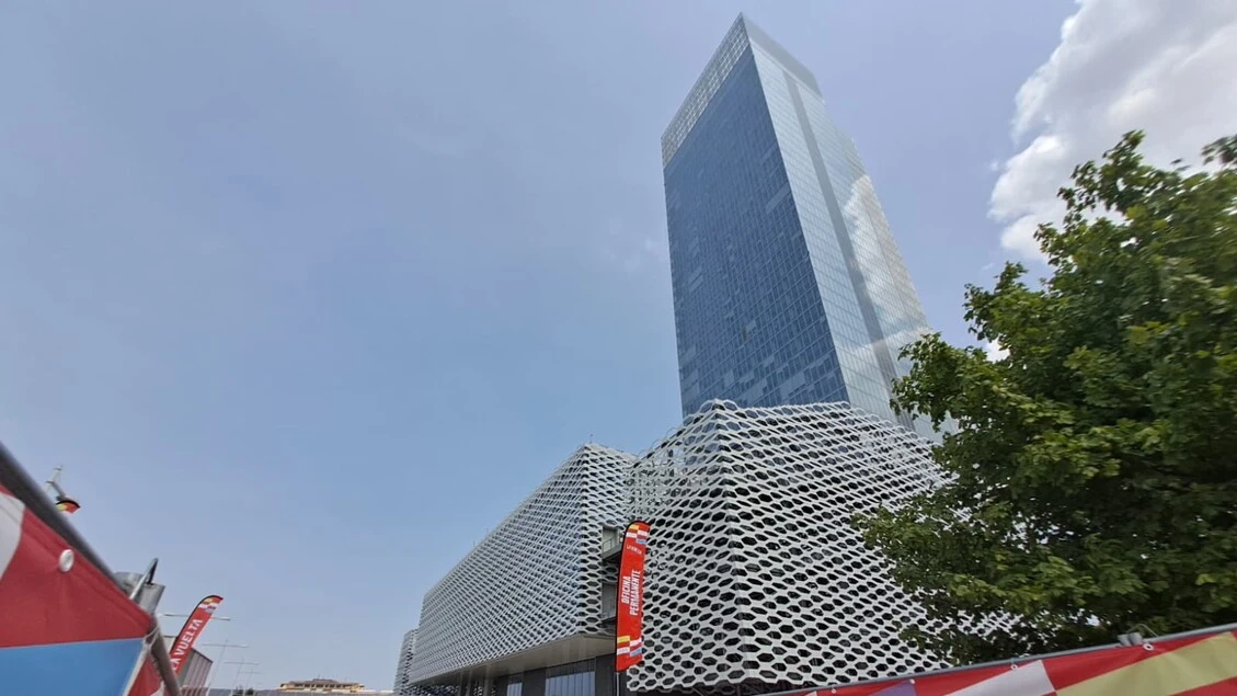 La Vuelta parte da Torino,Grattacielo Piemonte quartier generale