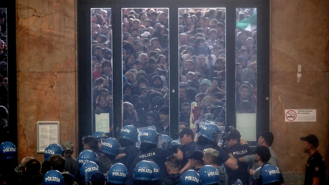 Scontri Milano, divieto accesso a stazione e bar a indagata