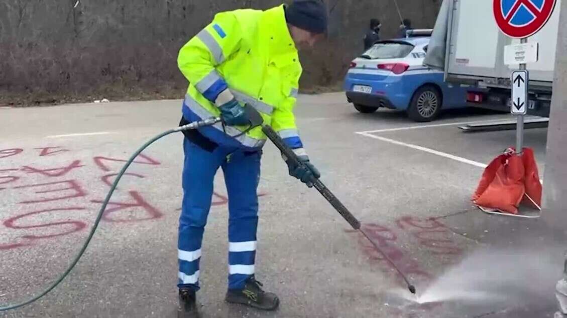 Vandalizzata la foiba di Basovizza, tre scritte in lingua slava