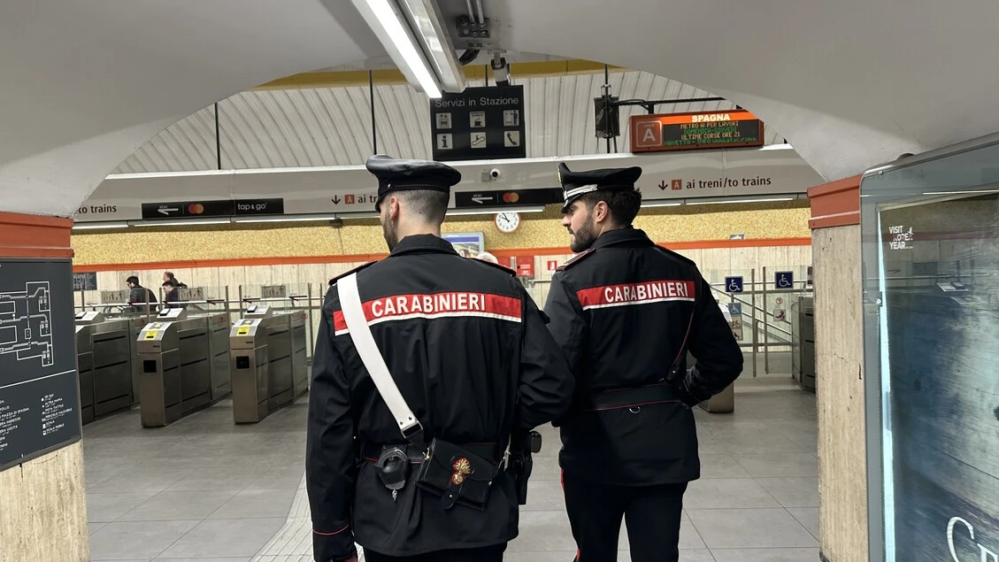 Sulla metro verso il Vaticano, 'oltre 100 borseggiatori a bordo'