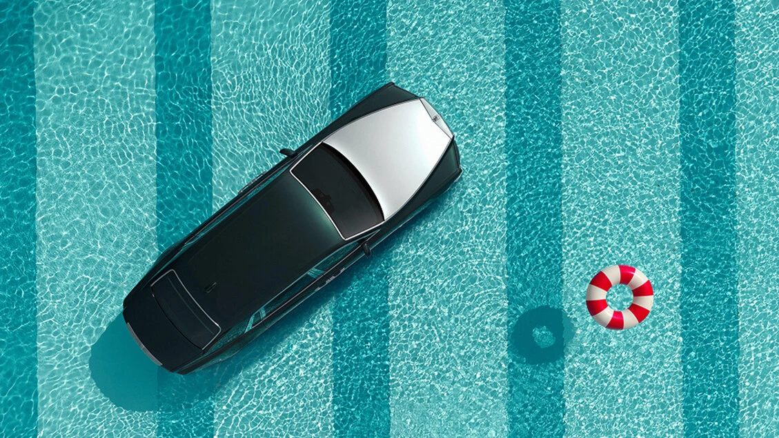Un nuovo bagno in piscina nei 100 anni della Rolls-Royce Phantom