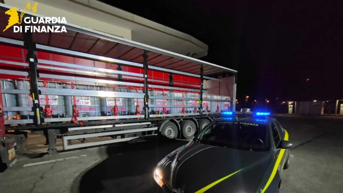 Sequestrati 120mila litri di alcol etilico di contrabbando