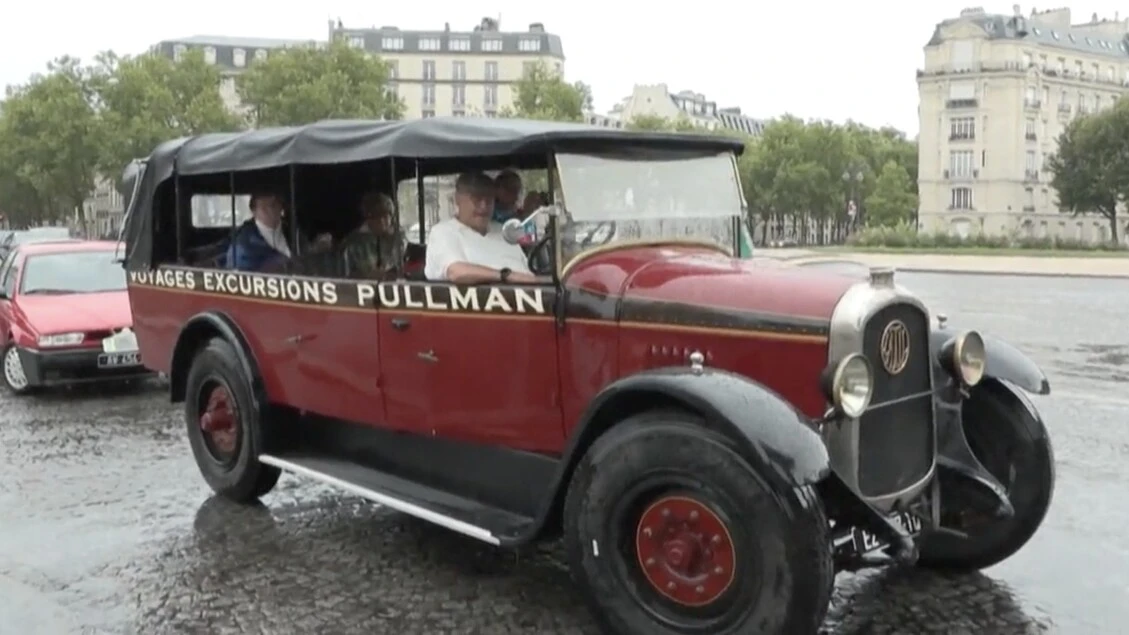 Traversées di Parigi 2025, oltre 700 veicoli al via
