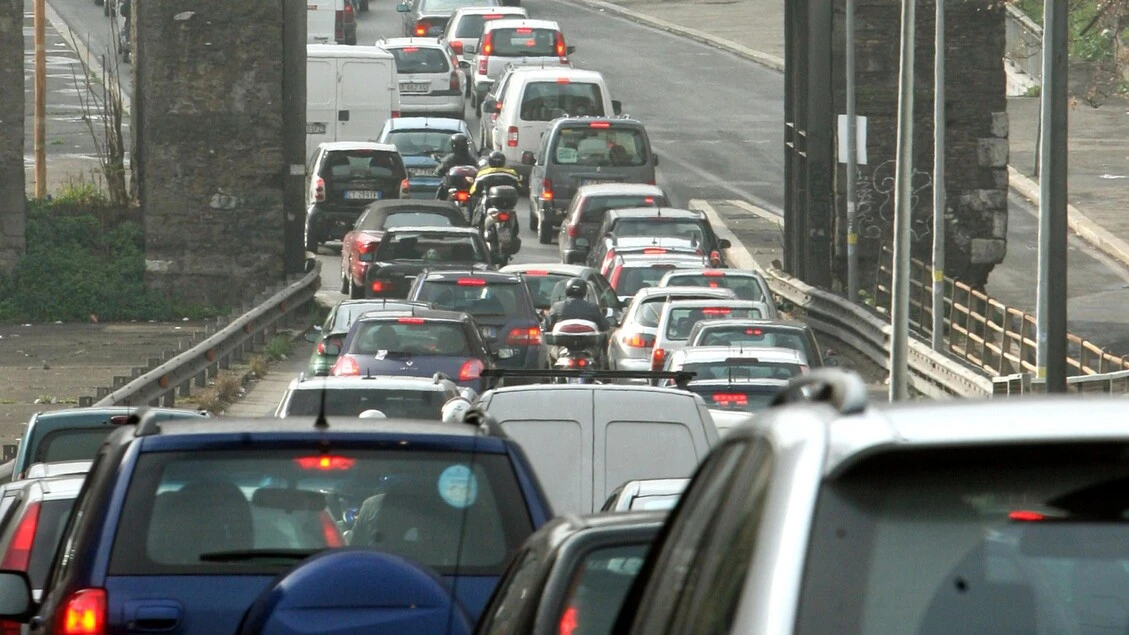 Stop alle auto inquinanti dal 2035, ecco le regole