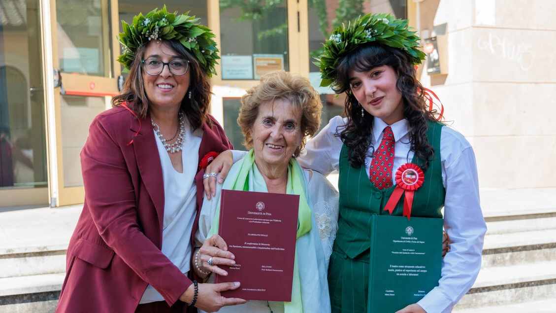 >ANSA-LA-STORIA/ Mamma e figlia, cerimonia di laurea per due