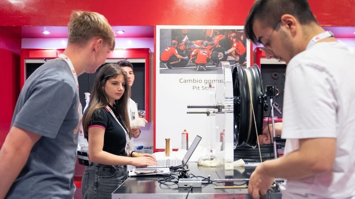 Ducati apre le iscrizioni alla Summer School-Fisica in moto
