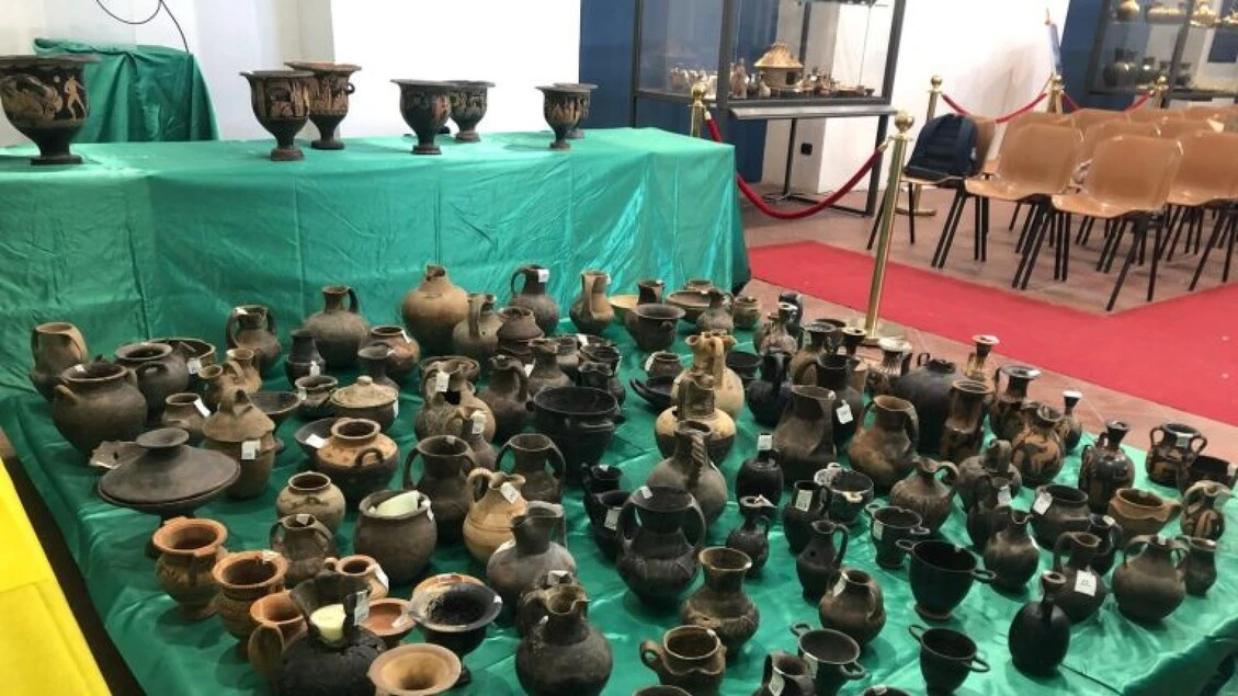 A Benevento 398 reperti archeologici recuperati da GdF