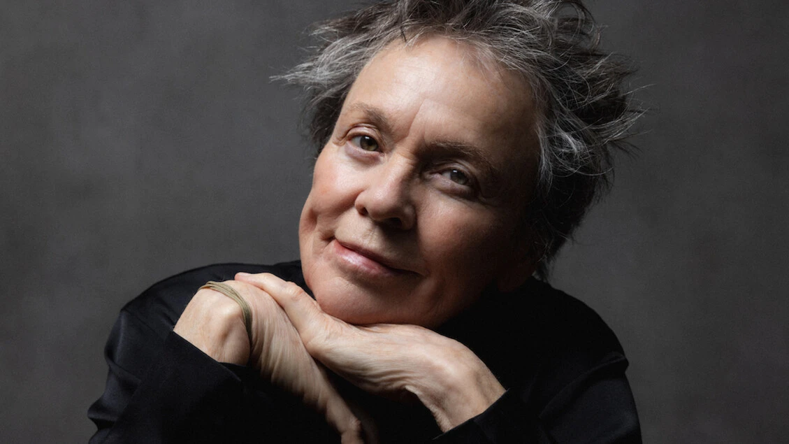Governi, amore e Tai Chi, la lezione di Laurie Anderson