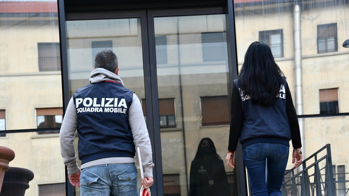 Cittadinanza e passaporti facili, indagato sindaco e addetti comunali