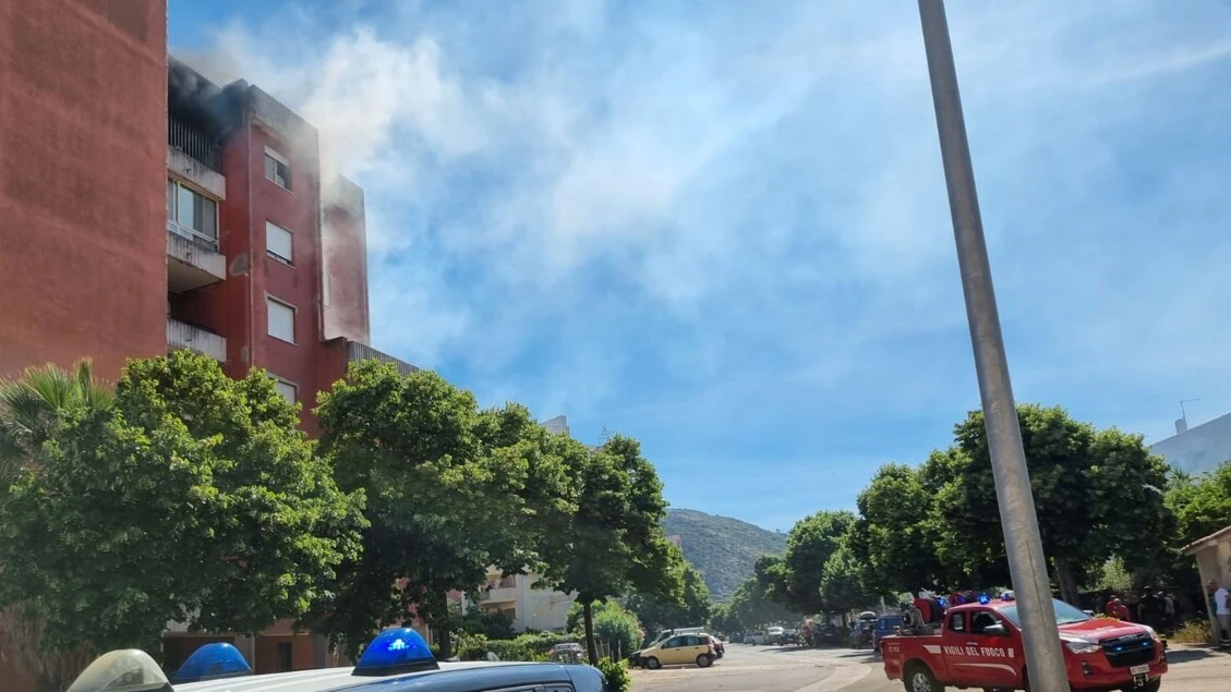Esplosione in casa nel sud Sardegna dopo fuga di gas, 4 feriti