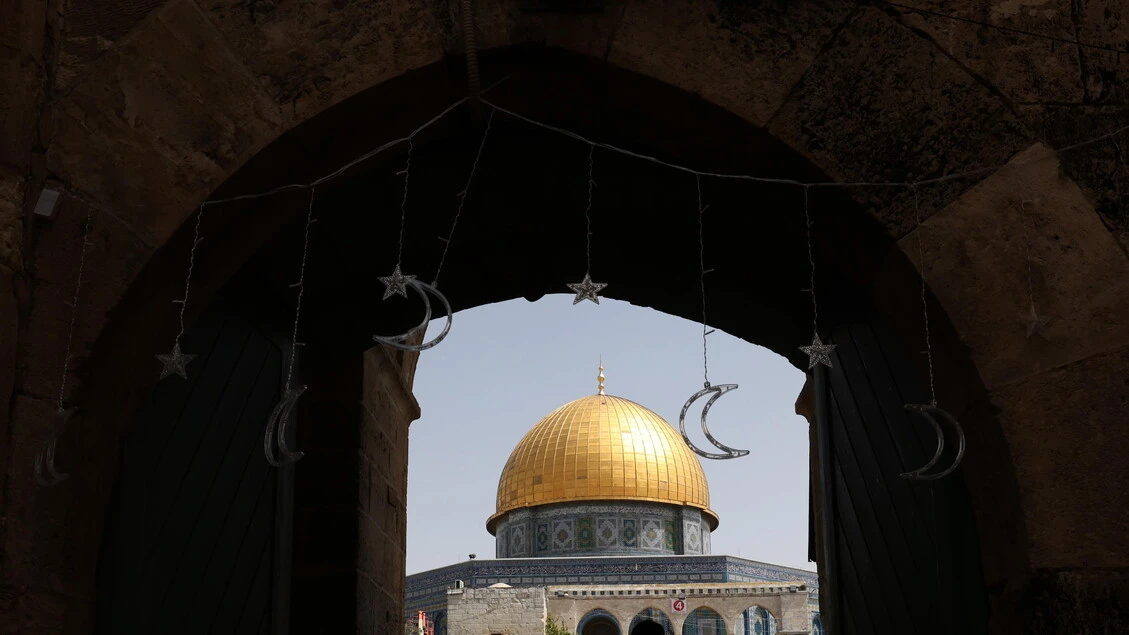 Media, 'coloni israeliani assaltano Moschea Al-Aqsa'