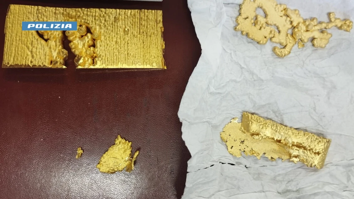 In un anno ruba 2 kg di oro dalla fonderia dove lavora, indagato