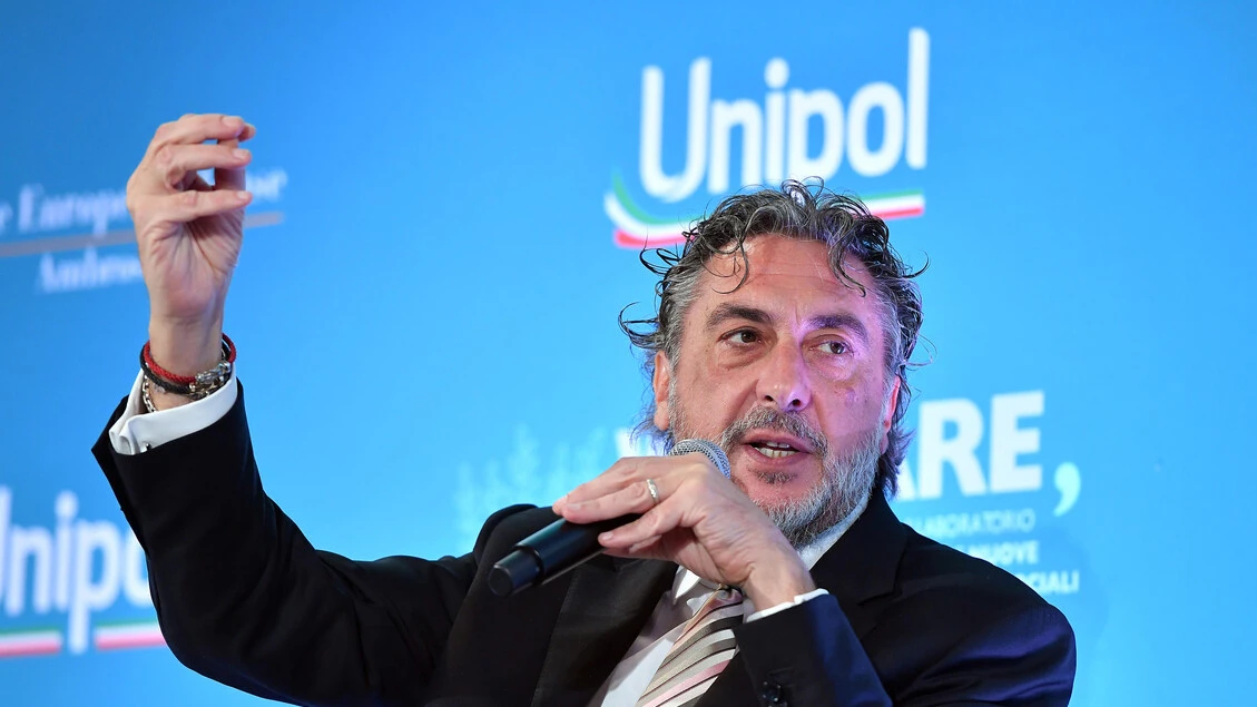 Unipol rileverà da Intesa 635 filiali da fondere con Bper