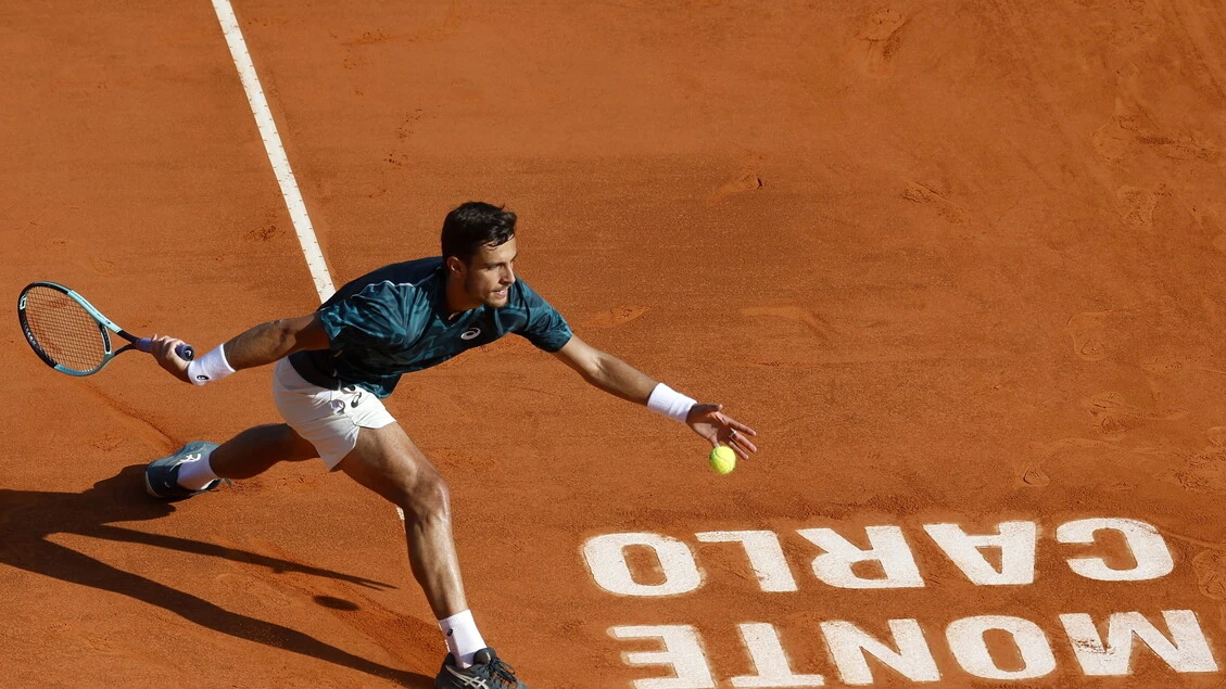Montecarlo: Musetti batte Tsitsipas e vola in semifinale