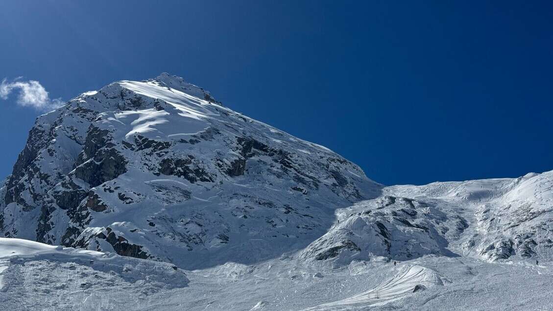 Valanga travolge tre scialpinisti in Trentino, bonifica in corso