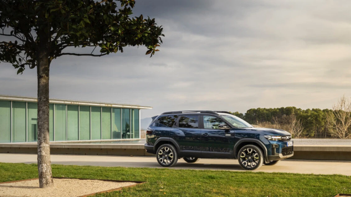 Dacia Bigster sfida i grandi tra essenzialità e stile