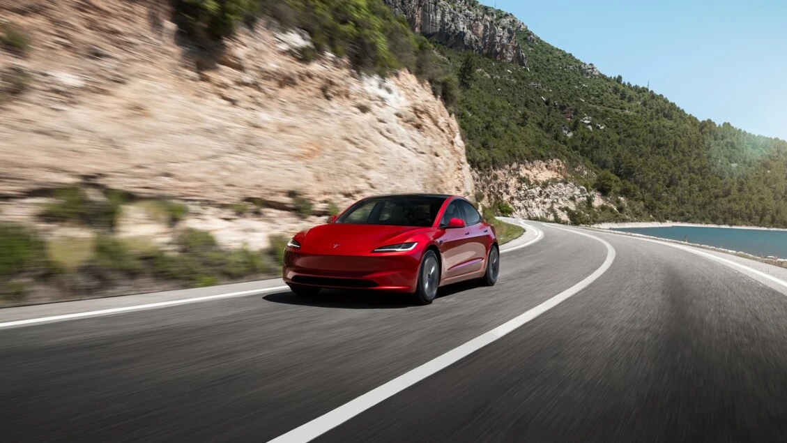 Tesla cresce in Italia nel mese di marzo