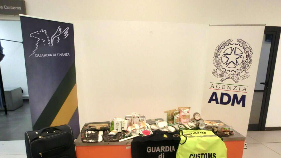 Sequestrati all'aeroporto di Torino 16 chili di cocaina