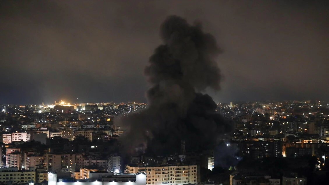 Aerei israeliani bombardano tre quartieri di Beirut