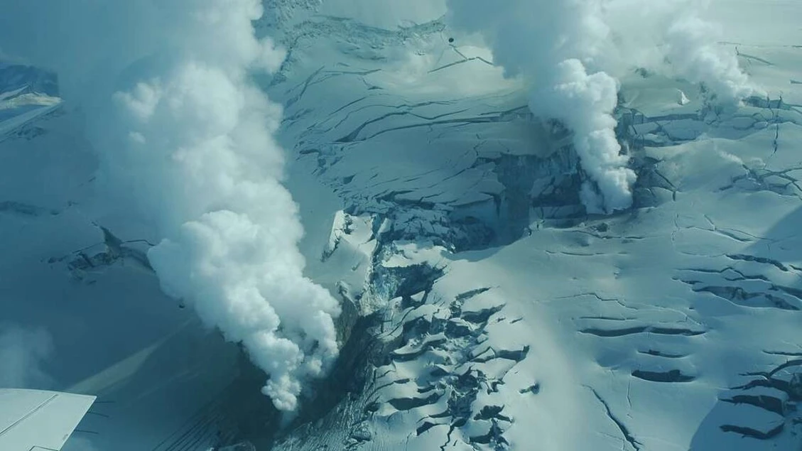 La riduzione dei ghiacci potrebbe risvegliare centinaia di vulcani