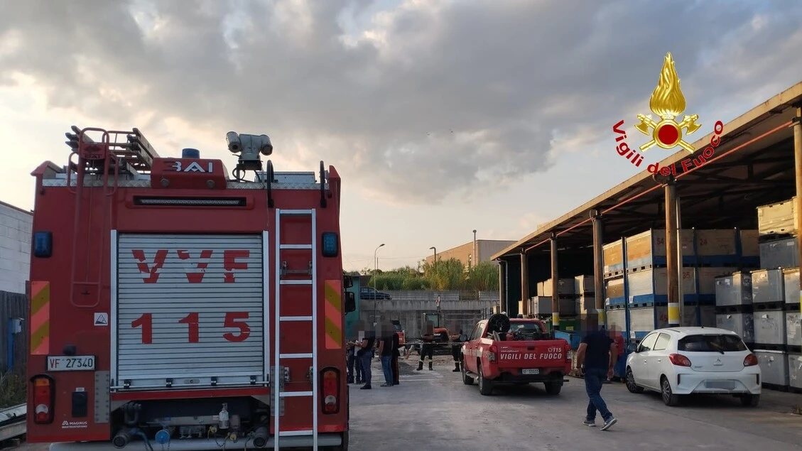 Cade in uno scavo, morto operaio nel Casertano