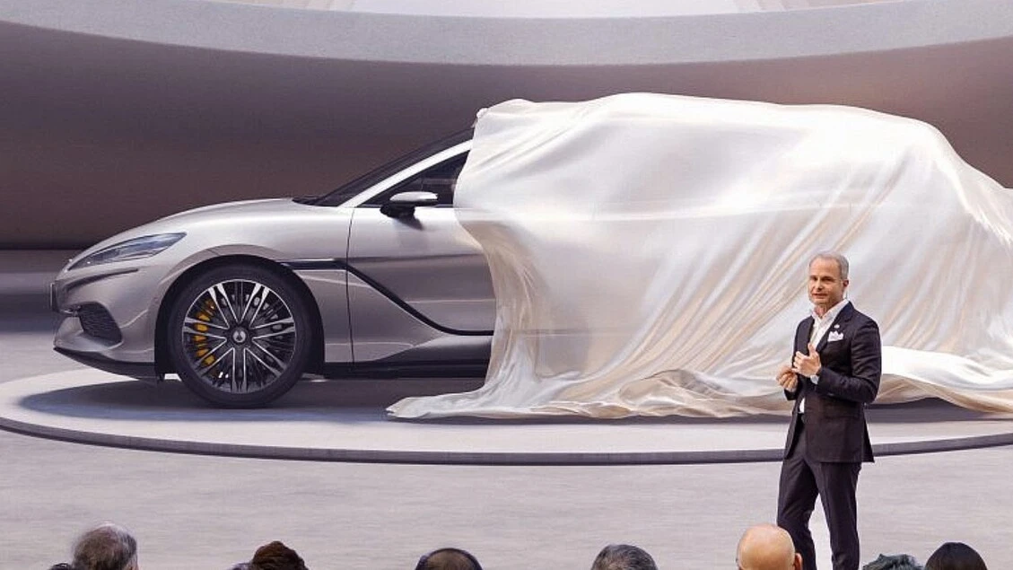 Wolfgang Egger (Byd), disegnare auto premium trascende le forme