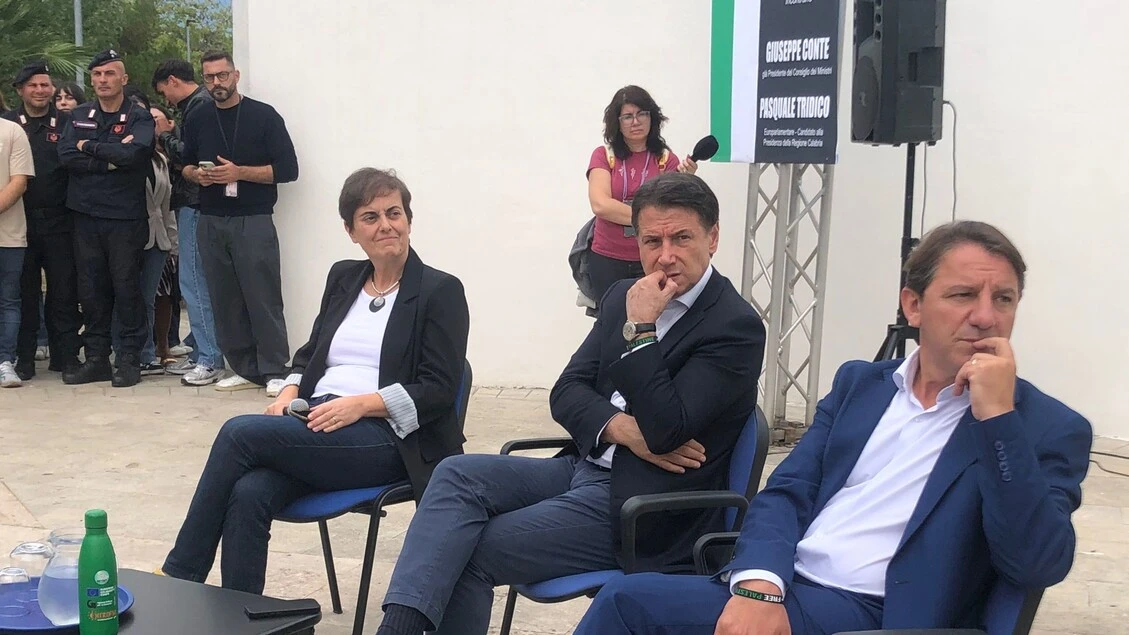 Calabria: Conte, soldi governo girano, ma non atterrano mai