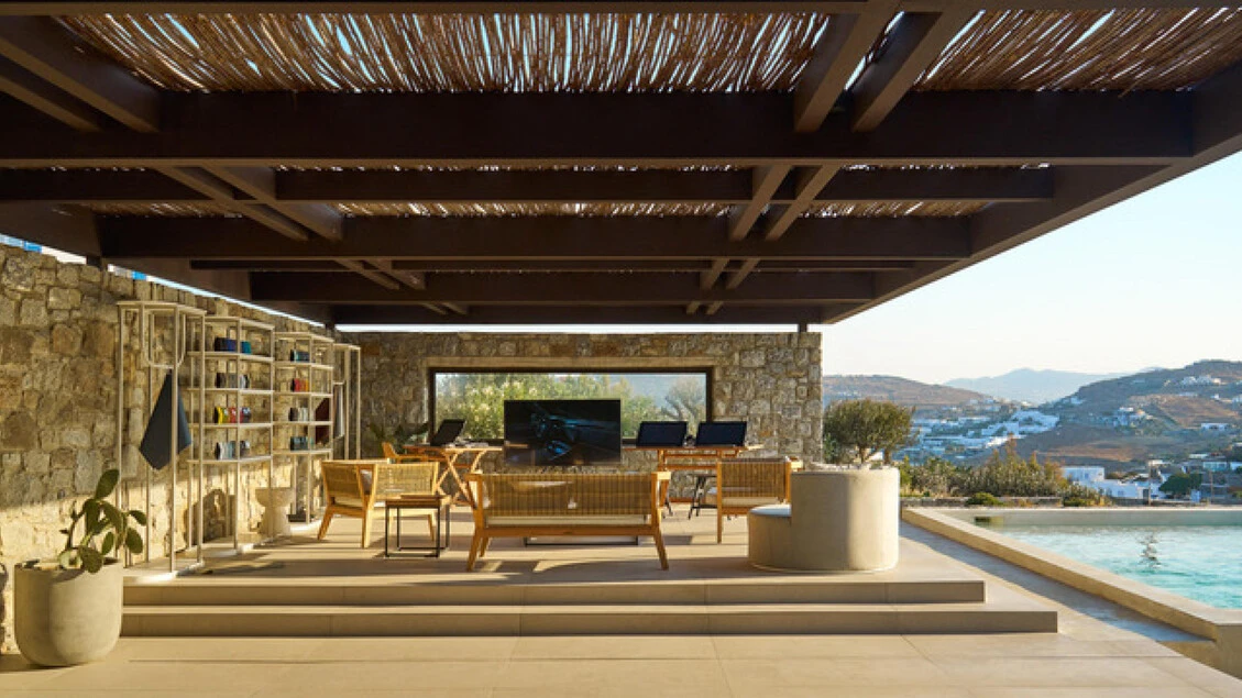 A Mykonos riaprono le porte dalla Range Rover House