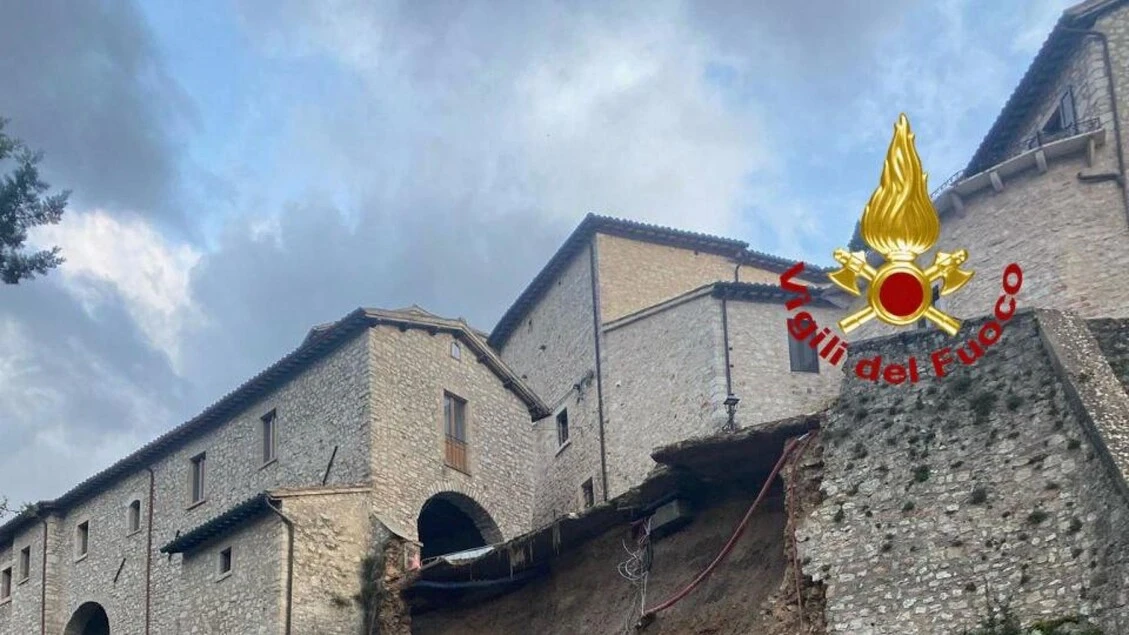 Evacuate due famiglie dopo il crollo a Vallo di Nera