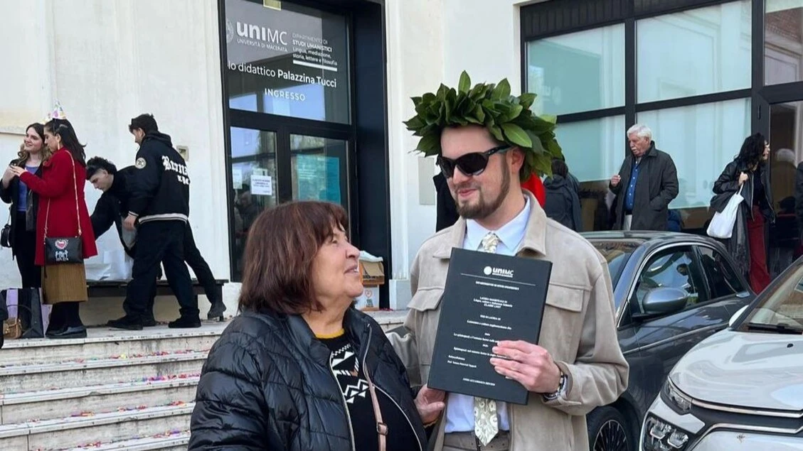 Non vedente si laurea e sogna di lavorare per l'accessibilità