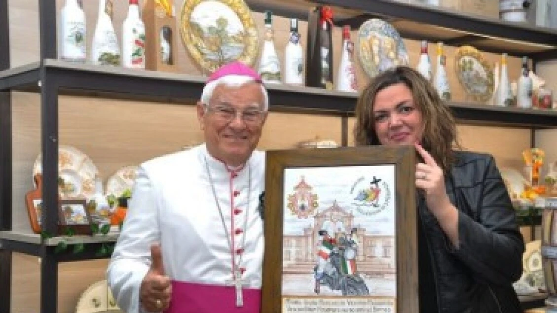 Monsignor Mencuccini, il vescovo biker al Giubileo del Papa