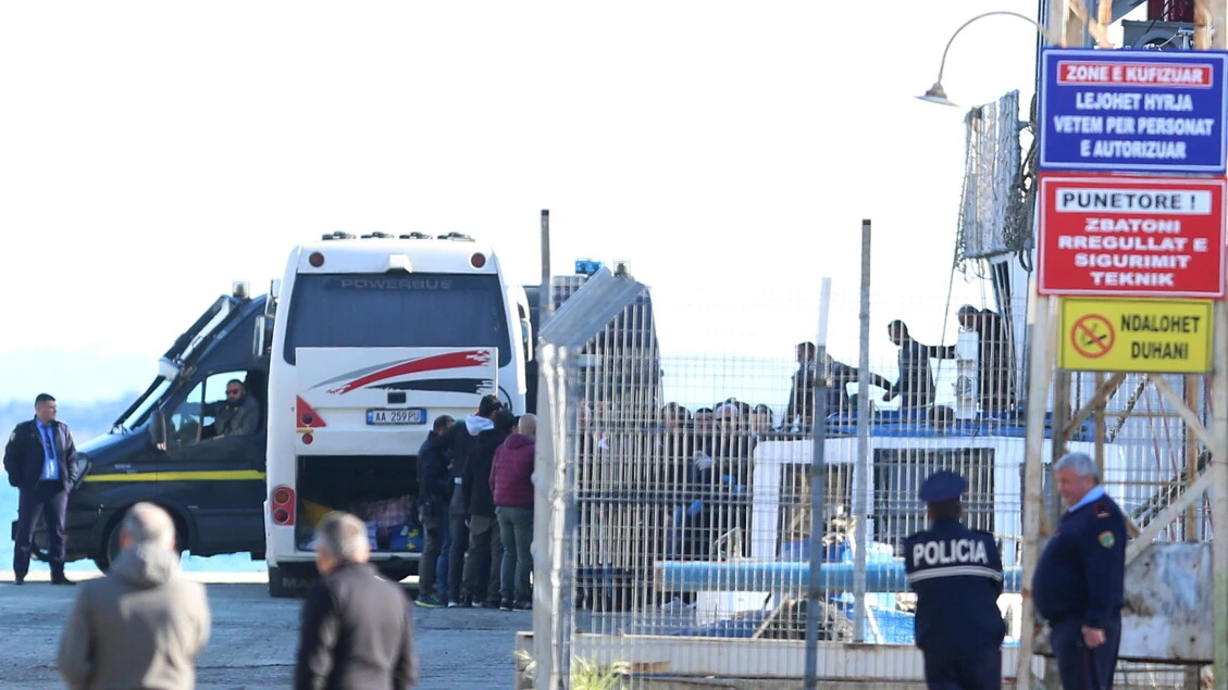 Altri 28 migranti portati in Albania, ora sono 43 nel Cpr
