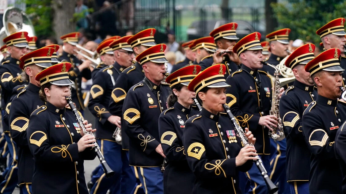 Trump ringrazia l'esercito, tensioni alle proteste