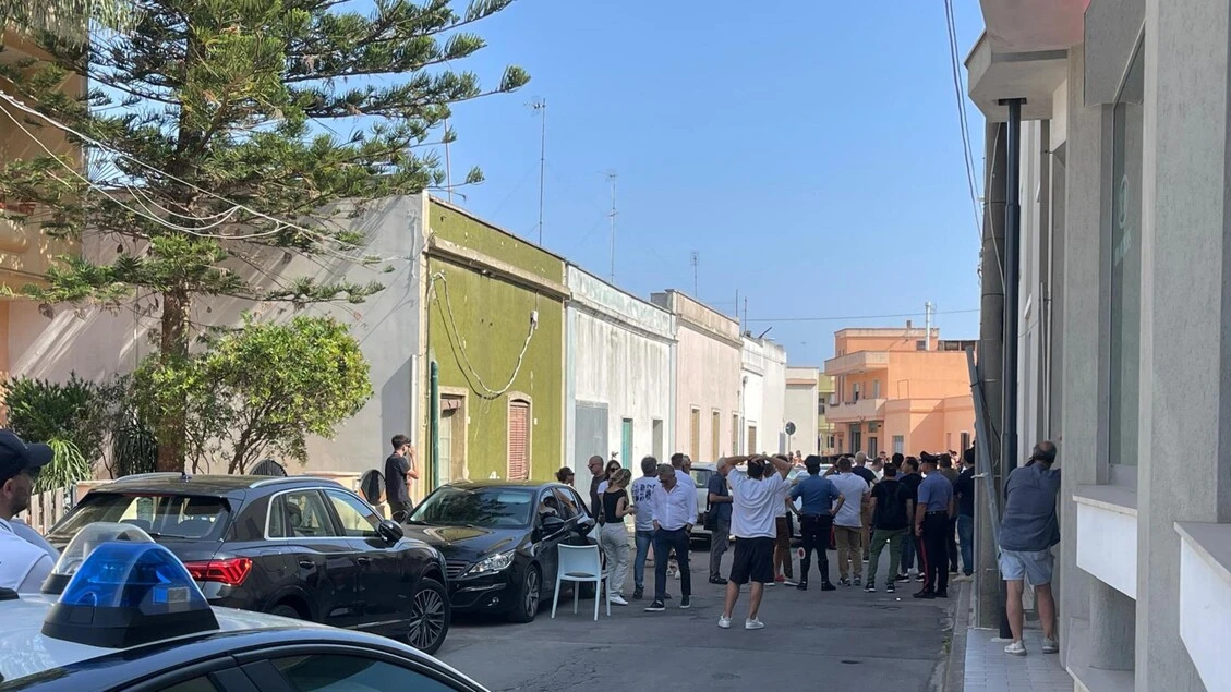 Uccide la mamma: ragazzo al padre 'Non abbandonarmi, aiutami'