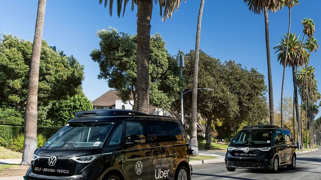 Accordo Volkswagen e Uber per fornire migliaia di robotaxi