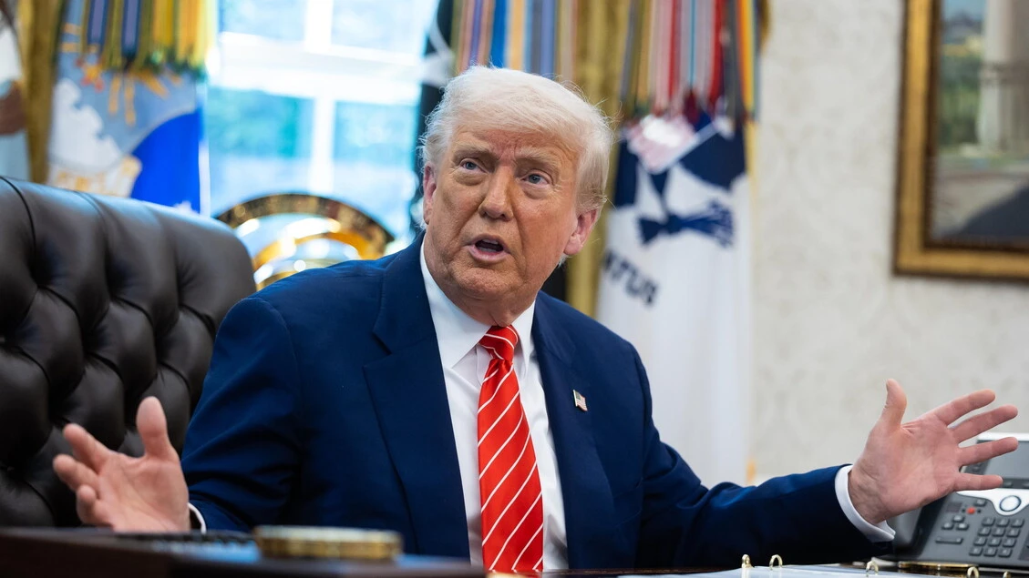 Usa,Trump firma per alzare al 50% dazi alluminio e acciaio