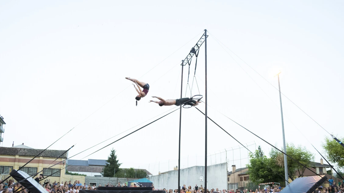 Oscillante '25, festival europeo di discipline circensi ballant